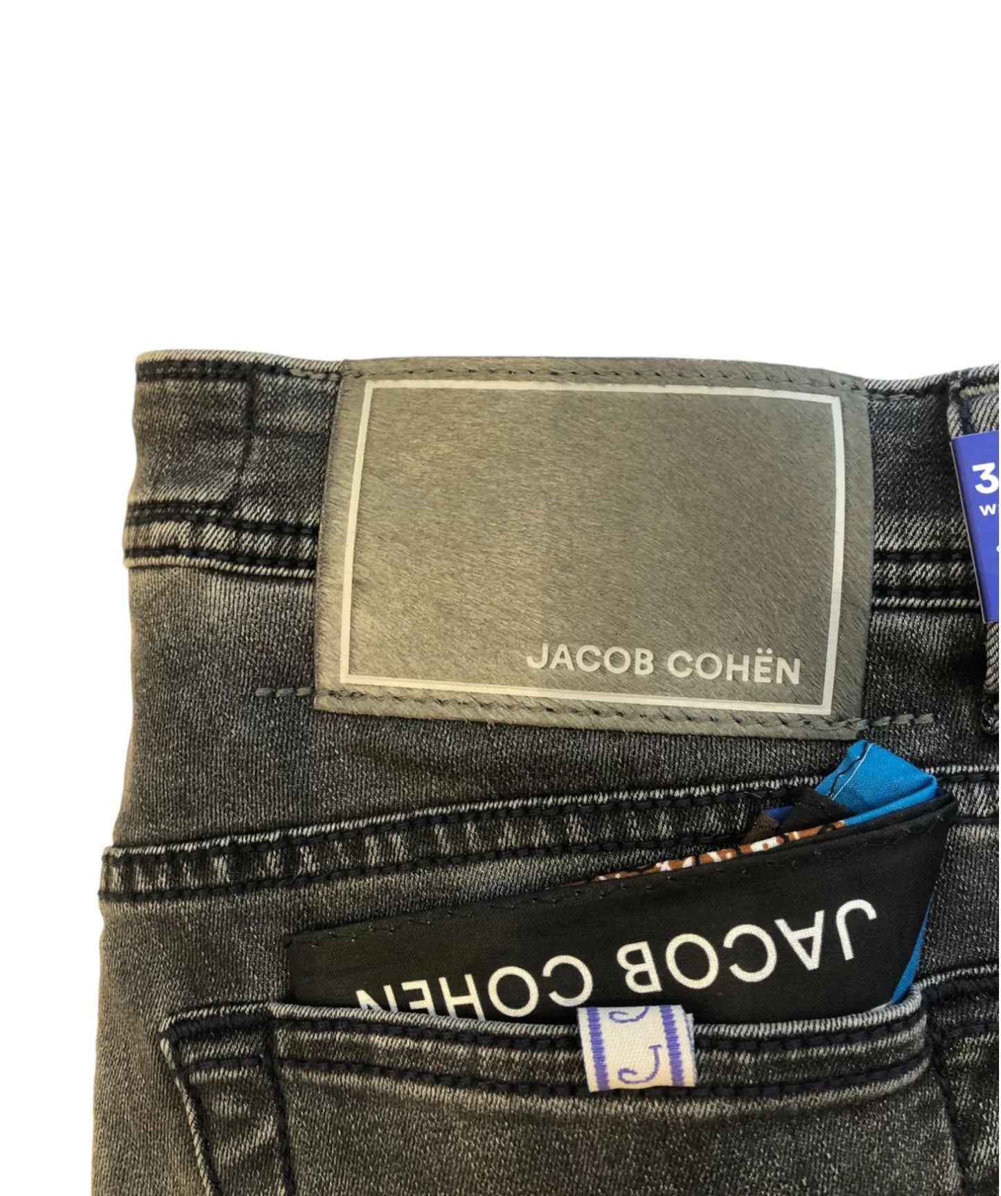 Jacob Cohën Men's Bard Slim Fit Jeans Washed Grey - Close Up Back Logo Patch